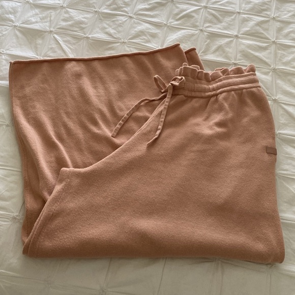 Lunya wide leg crop elastic waist lounge pants in color nutmeg - Picture 11 of 11